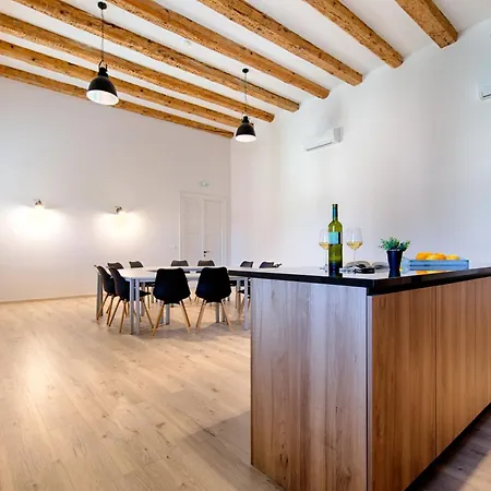 1901 On Sea Konukevi